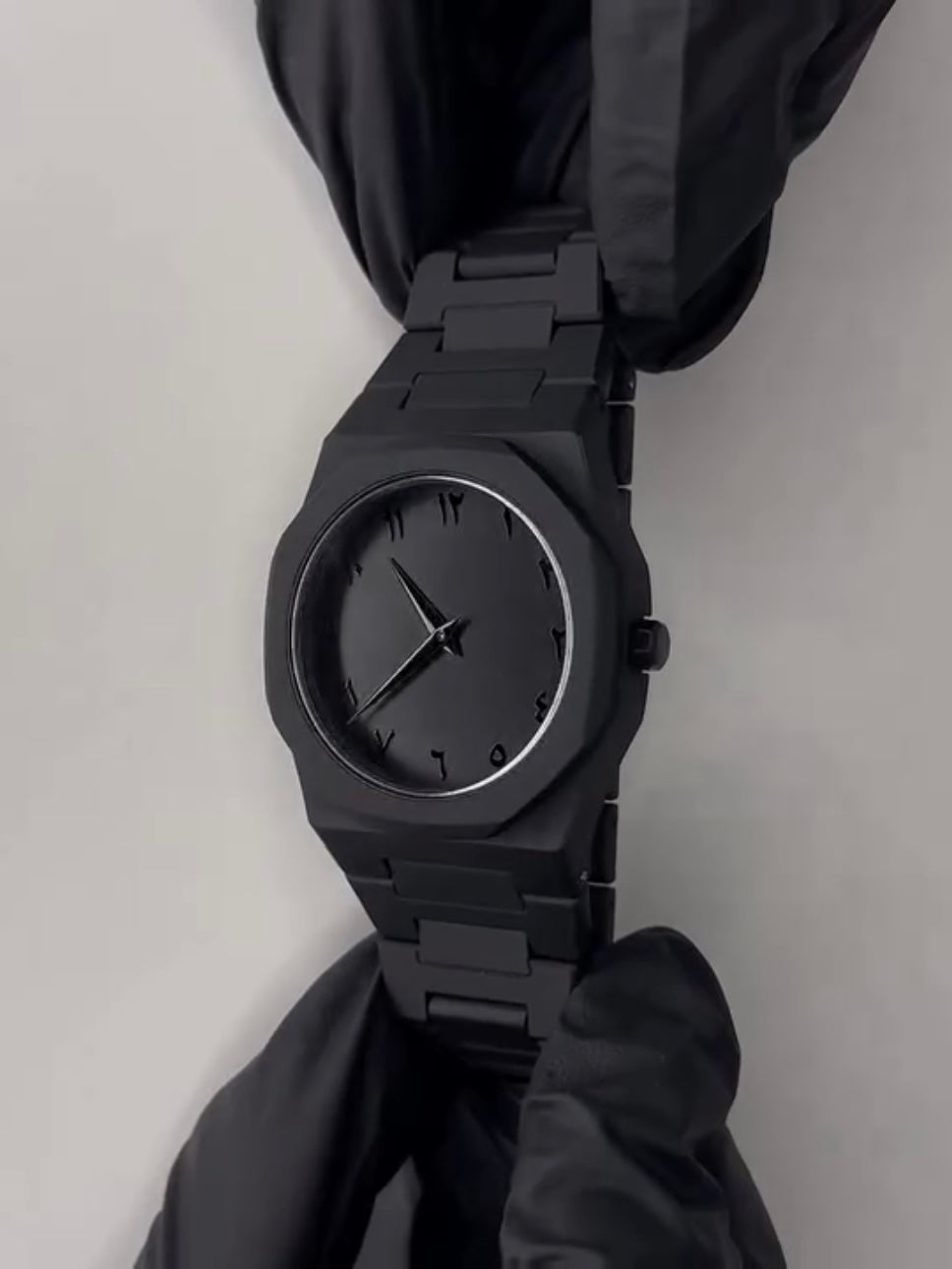Arabic Aura All Black Watch – Sleek Lightweight Timepiece with Luxury Fiber Chain Strap & Arabic Dial | Bold, Modern & Trending